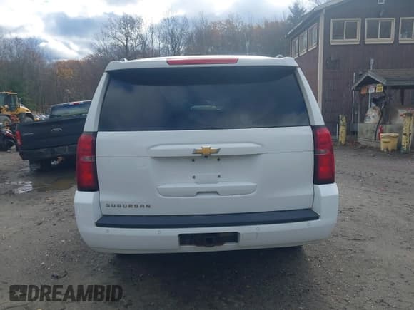 ✅ 2016 Chevrolet Suburban Commercial • VIN: 1GNSKKEC0GR427659 • Lot: 43647762. Wystawiony na IAAI z przebiegiem Nie podano. Bezpłatny archiwum sprzedaży aukcyjnych z USA i szczegółowy raport historii pojazdu na DreamBid. Zdjęcie 16.