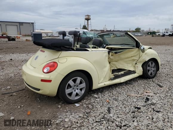 ✅ 2006 Volkswagen Beetle • VIN: 3VWRF31Y56M312779 • Lot: 57452515. Wystawiony na Copart z przebiegiem 91 338 mil. Bezpłatny archiwum sprzedaży aukcyjnych z USA i szczegółowy raport historii pojazdu na DreamBid. Zdjęcie 3.