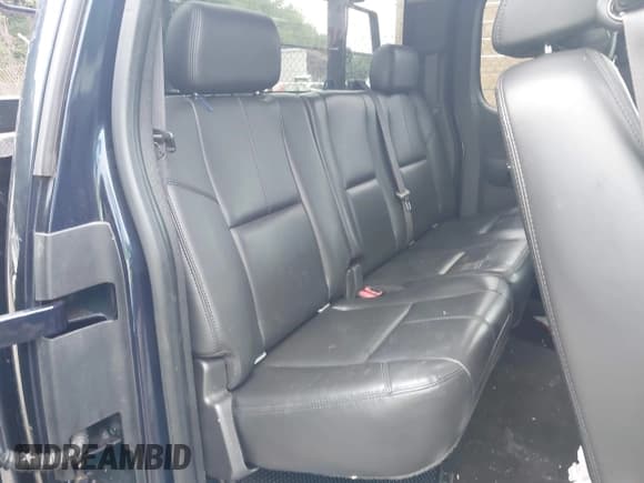 ✅ 2007 Chevrolet Silverado 1500 • VIN: 1GCFK19Y07Z616323 • Lot: 42637873. Wystawiony na IAAI z przebiegiem 191 057 mil. Bezpłatny archiwum sprzedaży aukcyjnych z USA i szczegółowy raport historii pojazdu na DreamBid. Zdjęcie 8.