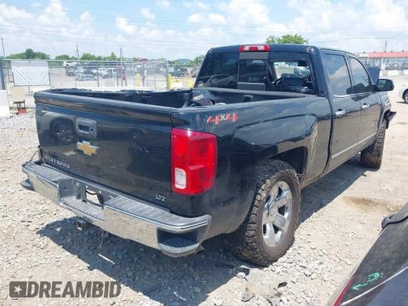 ✅ 2018 Chevrolet Silverado 1500 LTZ • VIN: 3GCUKSEC2JG385701 • Lot: 42591040. Wystawiony na IAAI z przebiegiem 138 760 mil. Bezpłatny archiwum sprzedaży aukcyjnych z USA i szczegółowy raport historii pojazdu na DreamBid. Zdjęcie 4.