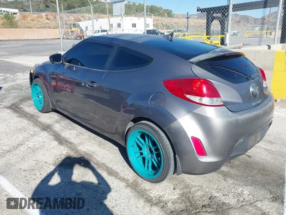 ✅ 2013 Hyundai Veloster w/Black Int • VIN: KMHTC6AD0DU087871 • Лот: 43528614. Опубликован ранее на IAAI с пробегом 132 410 миль. Бесплатный доступ к архиву аукционных продаж из США и подробный отчёт об истории автомобиля на DreamBid. Изображение 3.