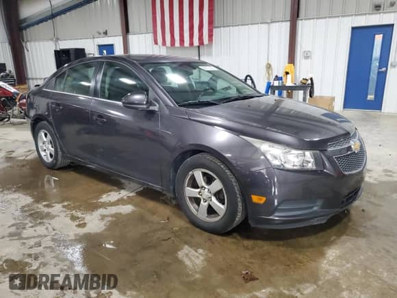 2014 Chevrolet Cruze 1LT z VIN 1G1PC5SB6E7436408, wystawiony jako Copart lot #89872335 z przebiegiem 79 660 mil mil oraz Szkoda całkowita • Salvage title. Historia ofert i sprzedaży dostępna na DreamBid. Obrazek 4.