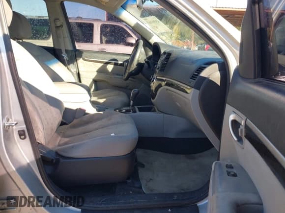 ✅ 2008 Hyundai Santa Fe GLS • VIN: 5NMSG13D38H210712 • Lot: 43565163. Listed on IAAI with 193,064 mi. Free auction sales archive from the USA and detailed vehicle history report at DreamBid. Image 5.