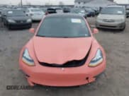 ✅ 2018 Tesla Model 3 Long Range Battery • VIN: 5YJ3E1EB5JF094846 • Lot: 41651253. Wystawiony na IAAI z przebiegiem 76 137 mil. Bezpłatny archiwum sprzedaży aukcyjnych z USA i szczegółowy raport historii pojazdu na DreamBid. Zdjęcie 6.