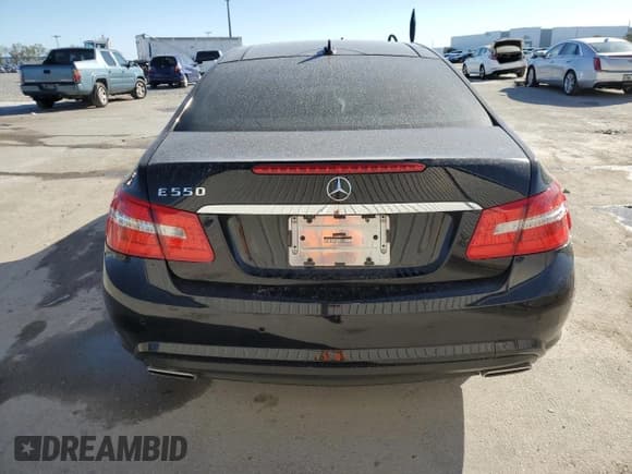 ✅ 2010 Mercedes-Benz E 550 • VIN: WDDKJ7CB1AF033072 • Lot: 48242735. Listed on Copart with 125,269 mi. Free auction sales archive from the USA and detailed vehicle history report at DreamBid. Image 6.
