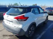 ✅ 2020 Nissan Kicks SV • VIN: 3N1CP5CV1LL522529 • Lot: 43475819. Wystawiony na IAAI z przebiegiem 90 321 mil. Bezpłatny archiwum sprzedaży aukcyjnych z USA i szczegółowy raport historii pojazdu na DreamBid. Zdjęcie 4.
