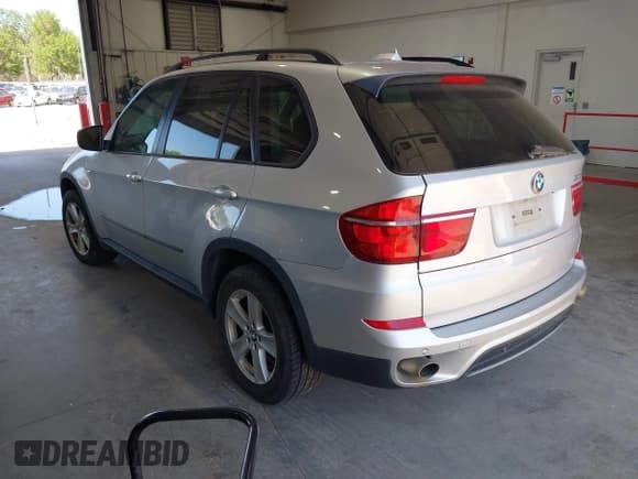 ✅ 2012 BMW X5 35d • VIN: 5UXZW0C53CL674187 • Lot: 42274931. Listed on IAAI with 272,642 mi. Free auction sales archive from the USA and detailed vehicle history report at DreamBid. Image 3.