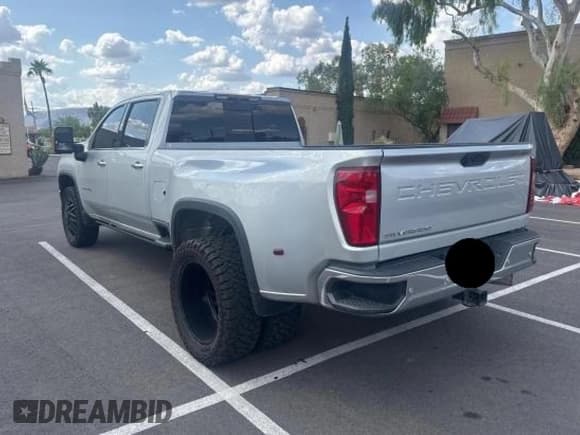 ✅ 2020 Chevrolet Silverado 3500HD LTZ • VIN: 1GC4YUEY8LF208936 • Lot: 59998105. Listed on Copart with 72,985 mi. Free auction sales archive from the USA and detailed vehicle history report at DreamBid. Image 3.