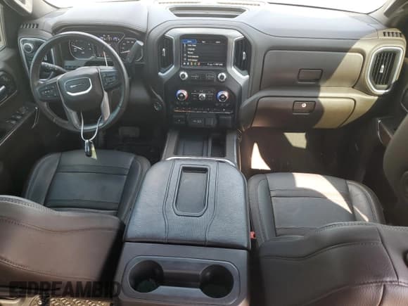 ✅ 2021 GMC Sierra 1500 Denali • VIN: 3GTP8FED7MG208786 • Lot: 68107875. Wystawiony na Copart z przebiegiem 64 434 mil. Bezpłatny archiwum sprzedaży aukcyjnych z USA i szczegółowy raport historii pojazdu na DreamBid. Zdjęcie 8.