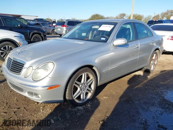 ✅ 2005 Mercedes-Benz E 320 • VIN: WDBUF82JX5X174398 • Лот: 43783780. Опубликован ранее на IAAI с пробегом 166 765 миль. Бесплатный доступ к архиву аукционных продаж из США и подробный отчёт об истории автомобиля на DreamBid. Изображение 2.