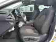 2023 Toyota Camry LE z VIN 4T1C11AK7PU151853, wystawiony jako Copart lot #81378565 z przebiegiem 19 510 mil mil oraz Czysty tytuł • Clean title. Historia ofert i sprzedaży dostępna na DreamBid. Obrazek 7.