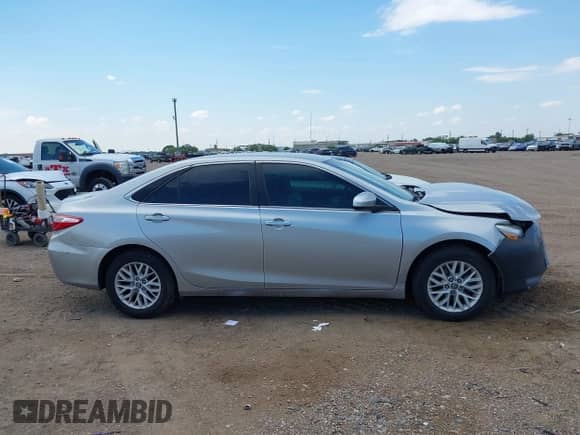 2016 Toyota Camry XLE с VIN 4T4BF1FK6GR532069, выставлен на аукционе IAAI как лот 43045350 с пробегом 73 534 миль миль и . История ставок и продаж доступна на DreamBid. Изображение 14.