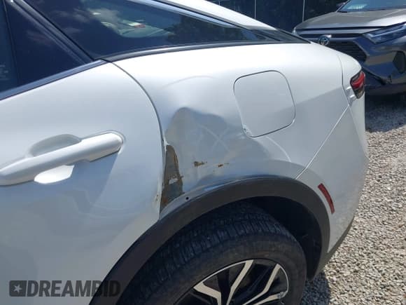 ✅ 2024 Toyota Crown XLE • VIN: JTDAAAAF7R3028433 • Lot: 42533234. Wystawiony na IAAI z przebiegiem 28 651 mil. Bezpłatny archiwum sprzedaży aukcyjnych z USA i szczegółowy raport historii pojazdu na DreamBid. Zdjęcie 6.