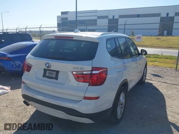 ✅ 2017 BMW X3 sDrive28i • VIN: 5UXWZ7C36H0V88155 • Lot: 43692074. Wystawiony na IAAI z przebiegiem 56 536 mil. Bezpłatny archiwum sprzedaży aukcyjnych z USA i szczegółowy raport historii pojazdu na DreamBid. Zdjęcie 4.