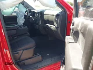 ✅ 2022 Chevrolet Silverado 1500 Custom Trail Boss • VIN: 3GCPDCEK0NG577340 • Lot: 43011035. Wystawiony na IAAI z przebiegiem 48 964 mil. Bezpłatny archiwum sprzedaży aukcyjnych z USA i szczegółowy raport historii pojazdu na DreamBid. Zdjęcie 5.