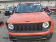✅ 2018 Jeep Renegade Sport • VIN: ZACCJBAB7JPH35091 • Lot: 86632735. Wystawiony na Copart z przebiegiem 105 223 mil. Bezpłatny archiwum sprzedaży aukcyjnych z USA i szczegółowy raport historii pojazdu na DreamBid. Zdjęcie 5.