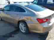 2018 Chevrolet Malibu LT z VIN 1G1ZD5ST7JF183128, wystawiony jako IAAI lot #42891573 z przebiegiem 137 547 mil mil oraz . Historia ofert i sprzedaży dostępna na DreamBid. Obrazek 6.