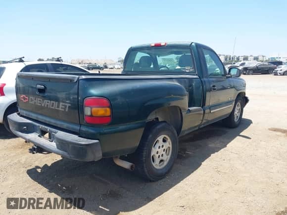 2004 Chevrolet Silverado 1500 z VIN 1GCEC14T34Z152427, wystawiony jako IAAI lot #42623777 z przebiegiem 109 982 mil mil oraz . Historia ofert i sprzedaży dostępna na DreamBid. Obrazek 4.