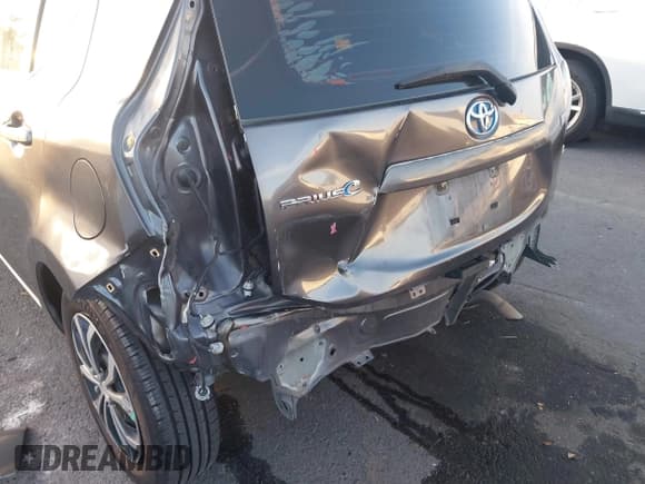 ✅ 2013 Toyota Prius Two • VIN: JTDKDTB33D1048792 • Lot: 43640641. Wystawiony na IAAI z przebiegiem 246 261 mil. Bezpłatny archiwum sprzedaży aukcyjnych z USA i szczegółowy raport historii pojazdu na DreamBid. Zdjęcie 6.