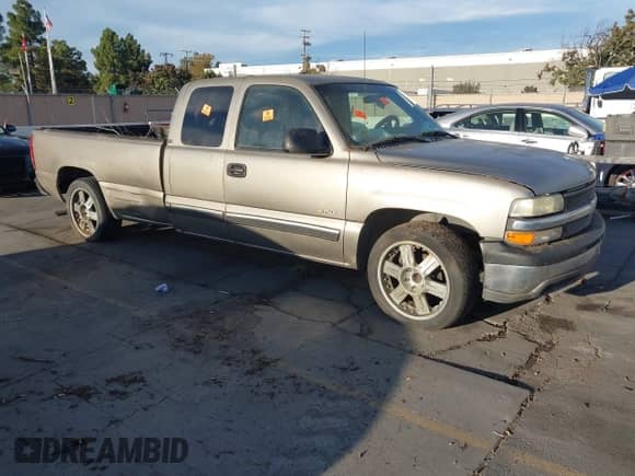 ✅ 1999 Chevrolet Silverado 1500 LT • VIN: 1GCEC19T9XE210125 • Lot: 43629583. Wystawiony na IAAI z przebiegiem Nie podano mil. Skorzystaj z bezpłatnego archiwum sprzedaży aukcyjnych z USA i zobacz szczegółowy raport historii pojazdu na DreamBid. Zdjęcie 1.