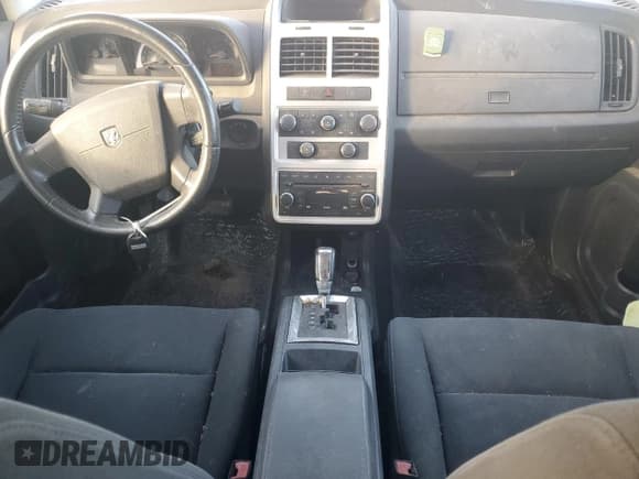 ✅ 2010 Dodge Journey SXT • VIN: 3D4PH5FV8AT256711 • Lot: 91935755. Wystawiony na Copart z przebiegiem 206 452 mil. Bezpłatny archiwum sprzedaży aukcyjnych z USA i szczegółowy raport historii pojazdu na DreamBid. Zdjęcie 8.