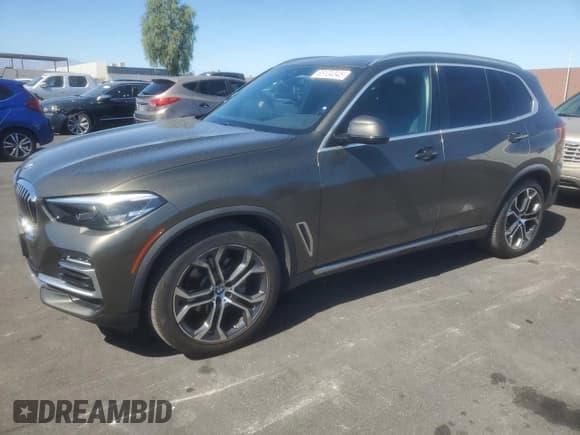 ✅ 2020 BMW X5 sDrive40i • VIN: 5UXCR4C01LLT18667 • Lot: 85134345. Listed on Copart with 54,630 mi. Free auction sales archive from the USA and detailed vehicle history report at DreamBid. Image 1.