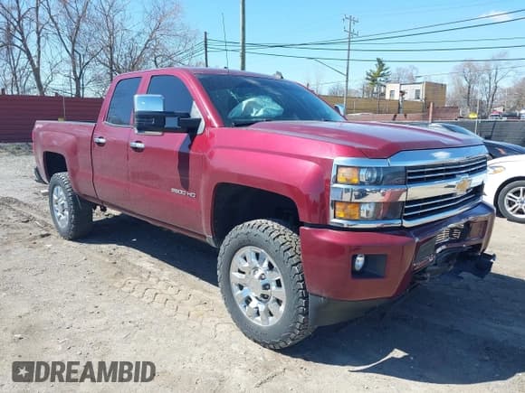 ✅ 2015 Chevrolet Silverado 2500HD LT • VIN: 1GC2KVEG3FZ134852 • Lot: 42041448. Wystawiony na IAAI z przebiegiem 117 061 mil. Bezpłatny archiwum sprzedaży aukcyjnych z USA i szczegółowy raport historii pojazdu na DreamBid. Zdjęcie 1.