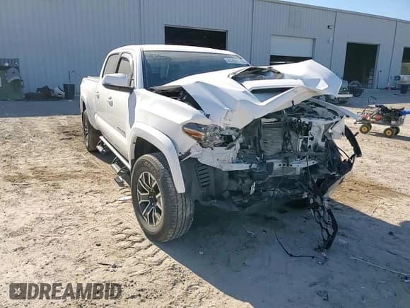 ✅ 2021 Toyota Tacoma SR5 • VIN: 3TYBZ5DN0MT000587 • Lot: 85260314. Listed on Copart with 22,288 mi. Free auction sales archive from the USA and detailed vehicle history report at DreamBid. Image 11.