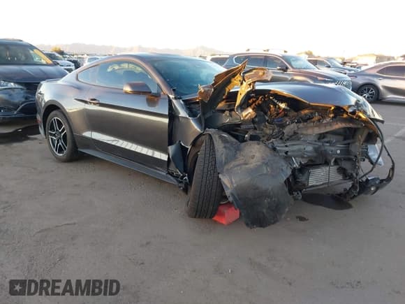 ✅ 2020 Ford Mustang EcoBoost Premium • VIN: 1FA6P8THXL5141998 • Lot: 43567131. Wystawiony na IAAI z przebiegiem 28 021 mil. Bezpłatny archiwum sprzedaży aukcyjnych z USA i szczegółowy raport historii pojazdu na DreamBid. Zdjęcie 1.