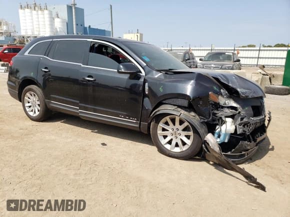 ✅ 2018 Lincoln MKT • VIN: 2LMHJ5NK0JBL01844 • Lot: 68581354. Wystawiony na Copart z przebiegiem 59 623 mil. Bezpłatny archiwum sprzedaży aukcyjnych z USA i szczegółowy raport historii pojazdu na DreamBid. Zdjęcie 4.