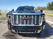 ✅ 2024 GMC Sierra 2500HD Denali • VIN: 1GT49REY5RF171041 • Лот: 86107795. Опубликован ранее на Copart с пробегом Не указан. Бесплатный доступ к архиву аукционных продаж из США и подробный отчёт об истории автомобиля на DreamBid. Изображение 5.
