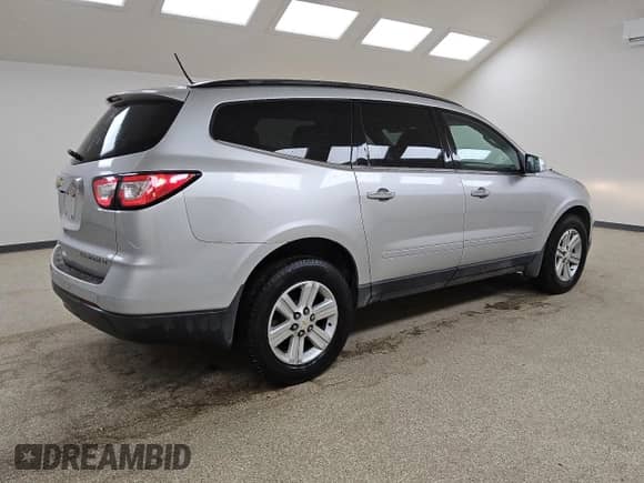 2014 Chevrolet Traverse LT with VIN 1GNKVHKD5EJ237536, listed as a Copart auction lot 85563445 with 133,719 mi miles and Clean title. Bid and sale history available at DreamBid. Image 3.