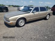 ✅ 1999 Jaguar XJ • VIN: SAJKD6042XC876937 • Lot: 66366064. Wystawiony na Copart z przebiegiem 121 747 mil. Bezpłatny archiwum sprzedaży aukcyjnych z USA i szczegółowy raport historii pojazdu na DreamBid. Zdjęcie 1.