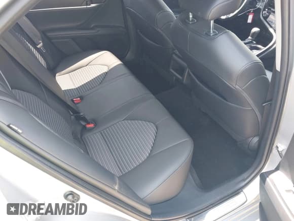 ✅ 2022 Toyota Camry SE • VIN: 4T1G11BKXNU068768 • Лот: 42742711. Опубликован ранее на IAAI с пробегом 47 289 миль. Бесплатный доступ к архиву аукционных продаж из США и подробный отчёт об истории автомобиля на DreamBid. Изображение 8.