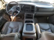 ✅ 2004 Chevrolet Suburban LT • VIN: 1GNFK16TX4J135814 • Лот: 41536915. Опубликован ранее на Copart с пробегом Не указан. Бесплатный доступ к архиву аукционных продаж из США и подробный отчёт об истории автомобиля на DreamBid. Изображение 8.