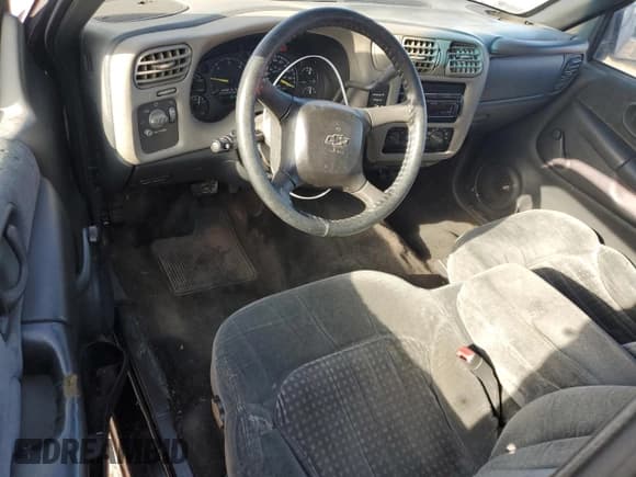 ✅ 2000 Chevrolet S-10 LS • VIN: 1GCCS14W7Y8286972 • Лот: 84642504. Опубликован ранее на Copart с пробегом 200 833 миль. Бесплатный доступ к архиву аукционных продаж из США и подробный отчёт об истории автомобиля на DreamBid. Изображение 8.