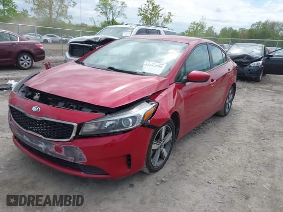 ✅ 2018 Kia Forte S • VIN: 3KPFL4A76JE241008 • Lot: 42242598. Wystawiony na IAAI z przebiegiem 135 766 mil. Bezpłatny archiwum sprzedaży aukcyjnych z USA i szczegółowy raport historii pojazdu na DreamBid. Zdjęcie 17.