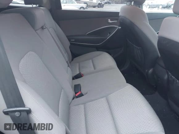 ✅ 2016 Hyundai Santa Fe SE • VIN: KM8SMDHF2GU144239 • Лот: 43664194. Опубликован ранее на IAAI с пробегом 136 762 миль. Бесплатный доступ к архиву аукционных продаж из США и подробный отчёт об истории автомобиля на DreamBid. Изображение 8.