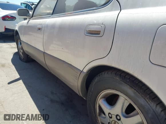 ✅ 1996 Lexus ES 300 • VIN: JT8BF12G0T0155108 • Lot: 42864356. Wystawiony na IAAI z przebiegiem 182 533 mil. Bezpłatny archiwum sprzedaży aukcyjnych z USA i szczegółowy raport historii pojazdu na DreamBid. Zdjęcie 6.