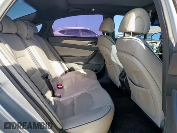 ✅ 2015 Hyundai Sonata Sport • VIN: 5NPE34AB7FH067484 • Lot: 64378815. Wystawiony na Copart z przebiegiem 117 252 mil. Bezpłatny archiwum sprzedaży aukcyjnych z USA i szczegółowy raport historii pojazdu na DreamBid. Zdjęcie 10.