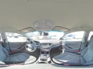 ✅ 2017 Hyundai Ioniq Blue • VIN: KMHC65LC4HU039513 • Lot: 44411035. Wystawiony na Copart z przebiegiem 125 935 mil. Bezpłatny archiwum sprzedaży aukcyjnych z USA i szczegółowy raport historii pojazdu na DreamBid. Zdjęcie 13.