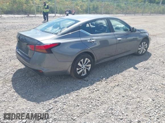 ✅ 2024 Nissan Altima S • VIN: 1N4BL4BV4RN413139 • Lot: 43126647. Wystawiony na IAAI z przebiegiem 7 808 mil. Bezpłatny archiwum sprzedaży aukcyjnych z USA i szczegółowy raport historii pojazdu na DreamBid. Zdjęcie 4.