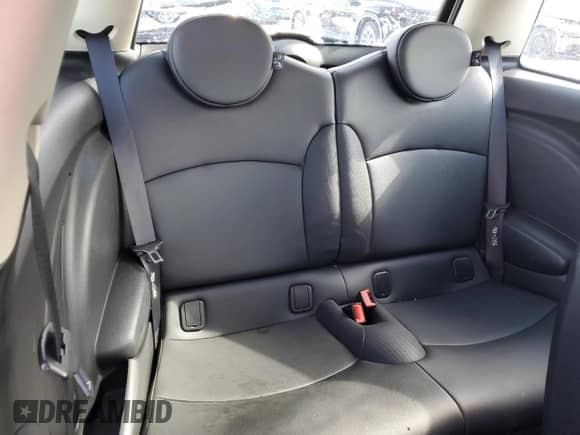 2011 MINI Hardtop with VIN WMWSU3C55BTX95535, listed as a Copart auction lot 44183835 with 105,491 mi miles and Clean title. Bid and sale history available at DreamBid. Image 10.