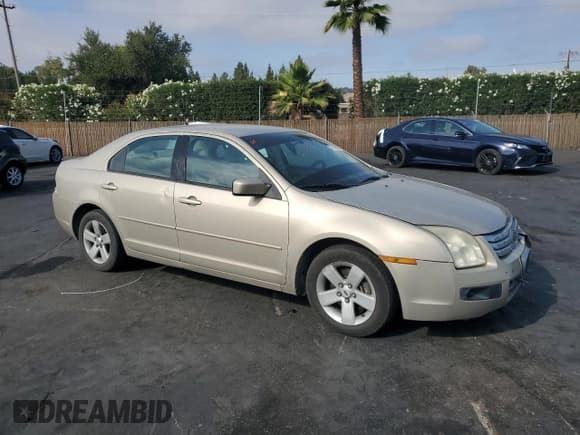 ✅ 2008 Ford Fusion SE • VIN: 3FAHP07128R154711 • Lot: 70184605. Listed on Copart with 291,220 mi. Free auction sales archive from the USA and detailed vehicle history report at DreamBid. Image 4.