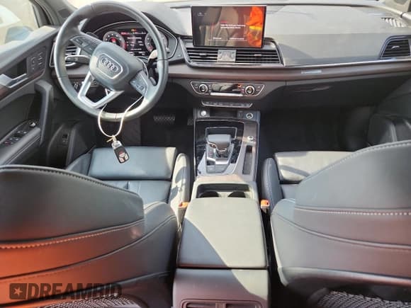 ✅ 2023 Audi Q5 Sportback S line Premium Plus • VIN: WA15AAFYXP2137350 • Lot: 69102375. Wystawiony na Copart z przebiegiem 40 805 mil. Bezpłatny archiwum sprzedaży aukcyjnych z USA i szczegółowy raport historii pojazdu na DreamBid. Zdjęcie 8.