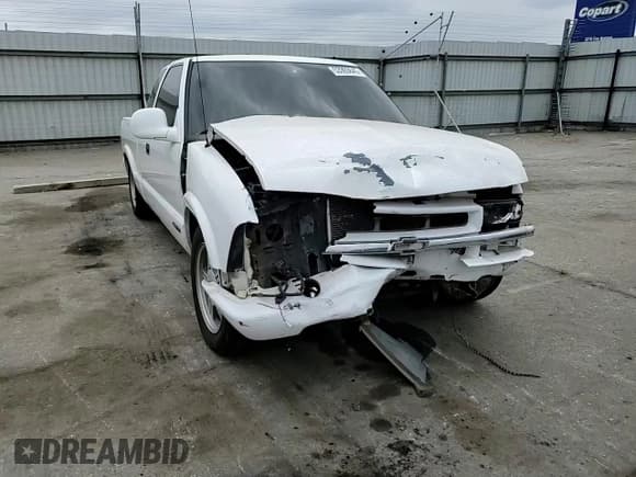 ✅ 1998 Chevrolet S-10 LS • VIN: 1GCCS19X7W8182819 • Лот: 53905645. Опубликован ранее на Copart с пробегом 289 159 миль. Бесплатный доступ к архиву аукционных продаж из США и подробный отчёт об истории автомобиля на DreamBid. Изображение 13.