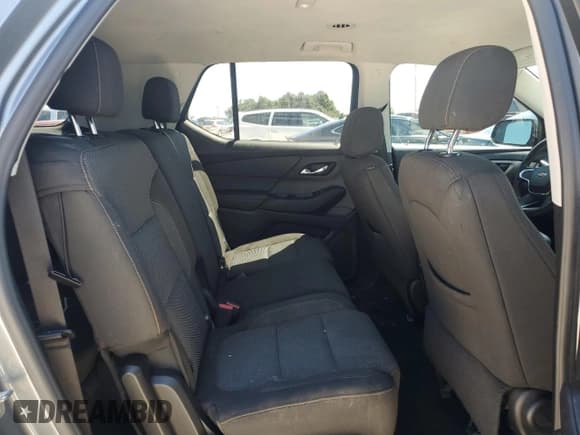 ✅ 2019 Chevrolet Traverse LS • VIN: 1GNERFKW1KJ127439 • Lot: 70806804. Wystawiony na Copart z przebiegiem 63 748 mil. Bezpłatny archiwum sprzedaży aukcyjnych z USA i szczegółowy raport historii pojazdu na DreamBid. Zdjęcie 11.