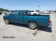 ✅ 1996 Nissan Frontier XE • VIN: 1N6SD16S1TC374614 • Лот: 59817275. Опубликован ранее на Copart с пробегом 275 602 миль. Бесплатный доступ к архиву аукционных продаж из США и подробный отчёт об истории автомобиля на DreamBid. Изображение 2.