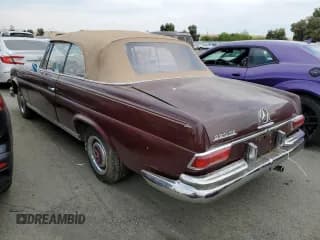 ✅ 1964 Mercedes-Benz 220 • VIN: 11102310042194 • Lot: 58020614. Wystawiony na Copart z przebiegiem 6 331 mil. Bezpłatny archiwum sprzedaży aukcyjnych z USA i szczegółowy raport historii pojazdu na DreamBid. Zdjęcie 2.