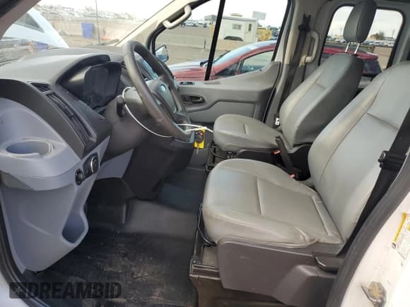 ✅ 2017 Ford Transit • VIN: 1FTYR1ZM7HKA60569 • Lot: 70836875. Wystawiony na Copart z przebiegiem 115 358 mil. Bezpłatny archiwum sprzedaży aukcyjnych z USA i szczegółowy raport historii pojazdu na DreamBid. Zdjęcie 7.